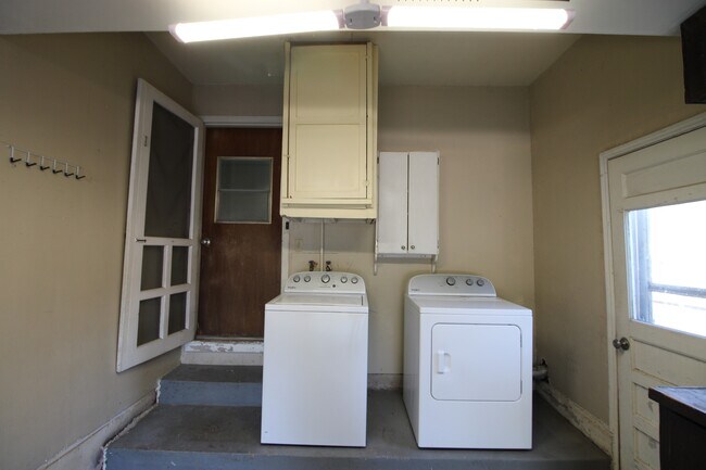 Building Photo - 59 Shirley Ln