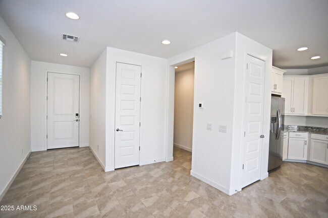 Building Photo - 32526 N 20th Gln