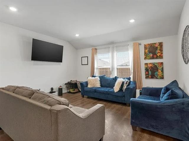 Building Photo - 1304 Lowhill Dr