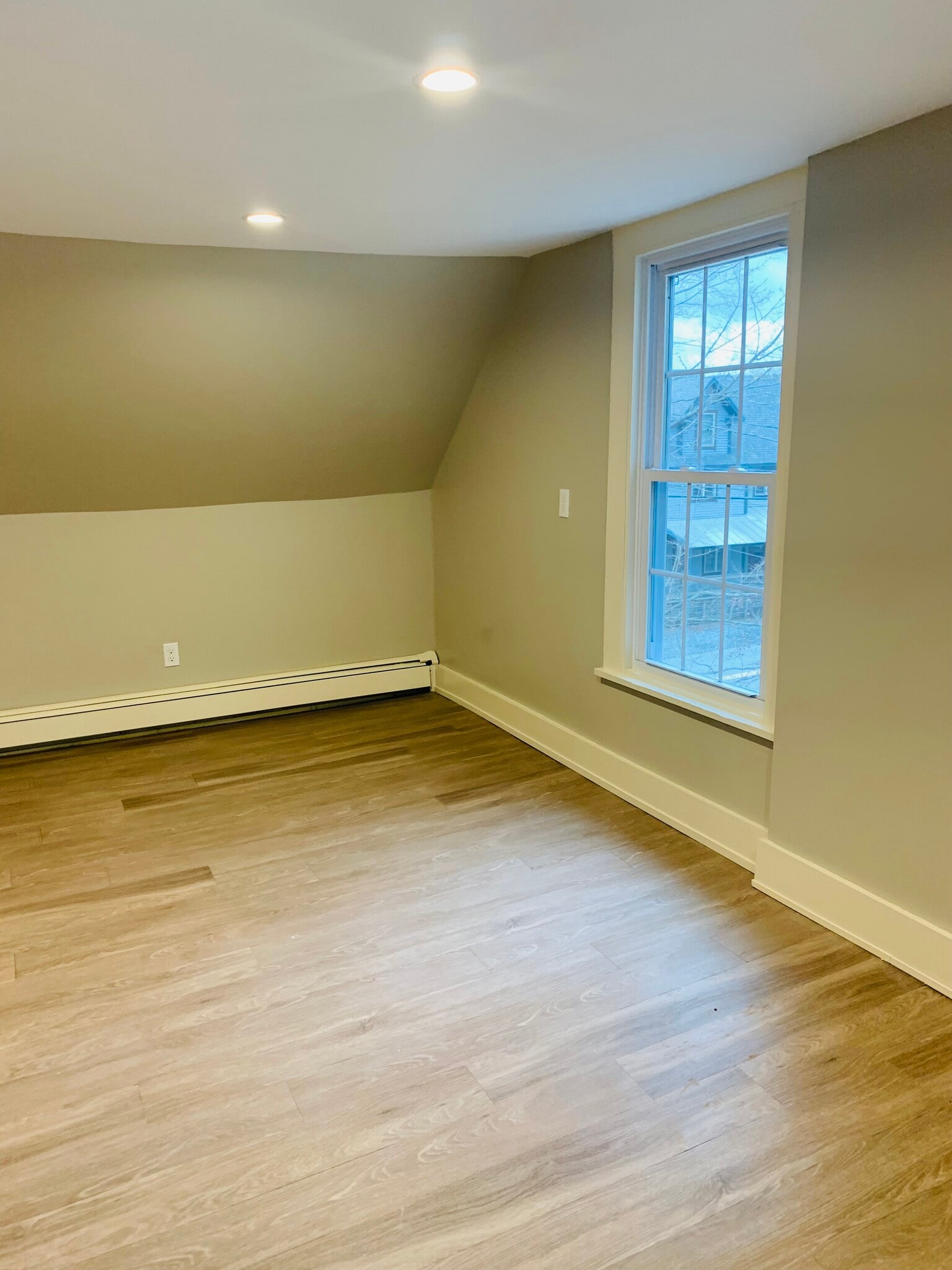 Building Photo - 2015 Quechee Main St