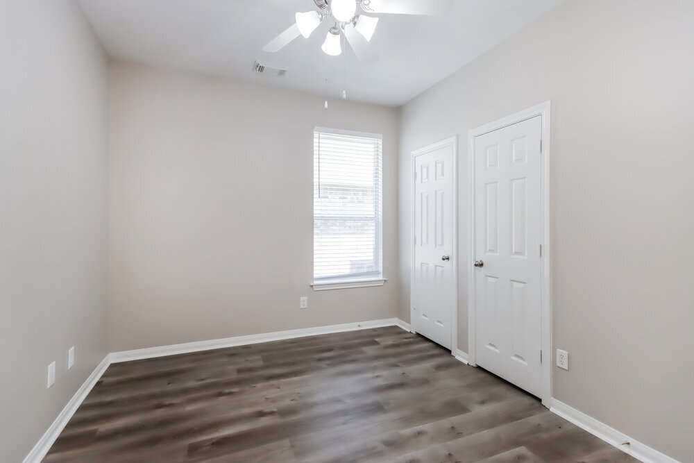 Building Photo - 25589 Oakhurst Forest Dr