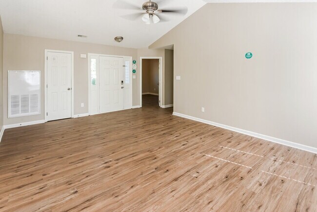 Building Photo - 8905 Bambi Ct