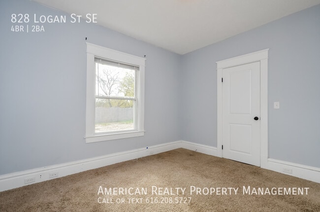 Building Photo - 828 Logan St SE