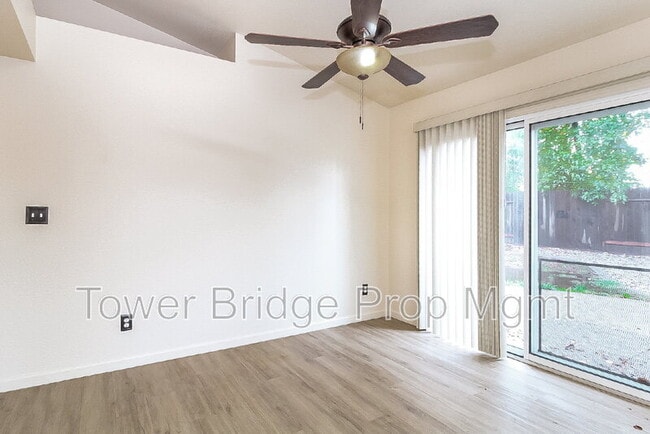 Building Photo - 4726 Stuart St