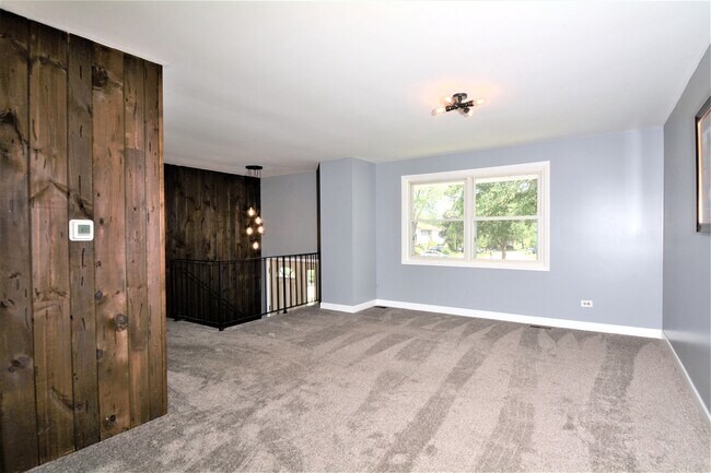 Building Photo - 1126 Honeywood Dr