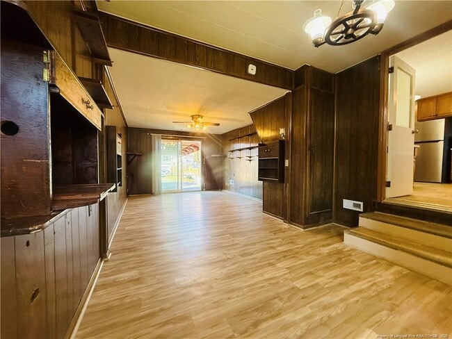 Building Photo - 611 Reggie Ct