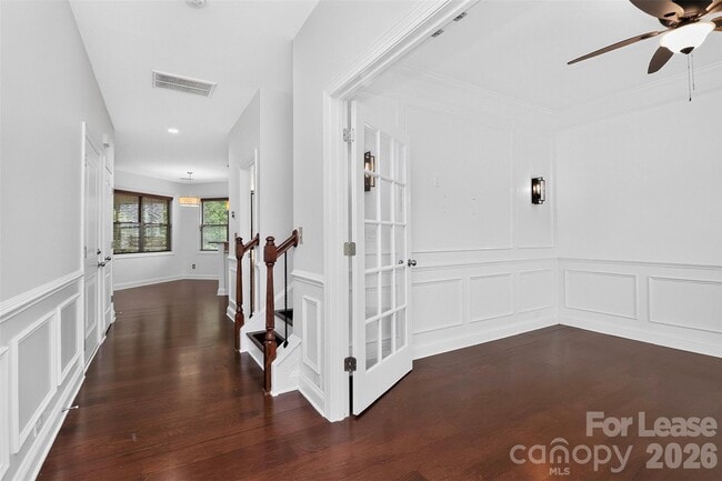 Building Photo - 549 Daventry Ct
