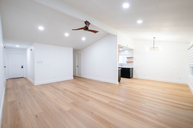 Building Photo - 1011 Bodgers Dr