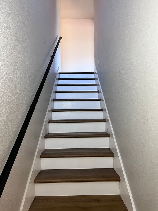 Building Photo - North East- 5 bedroom/ 2.5 bathroom single family home