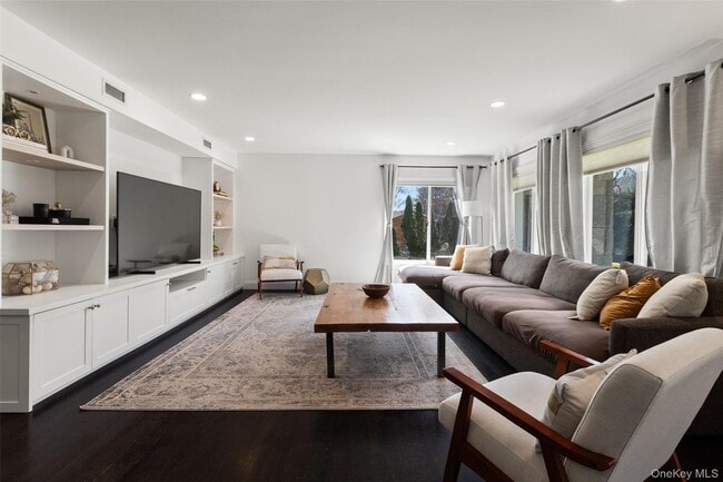 Building Photo - 20 Primrose St