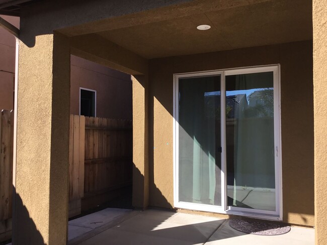 Building Photo - Welcome to Riverstone!!!