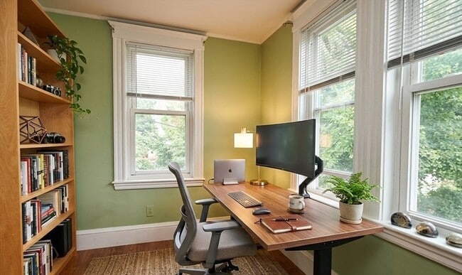 Building Photo - 4 Belmont St