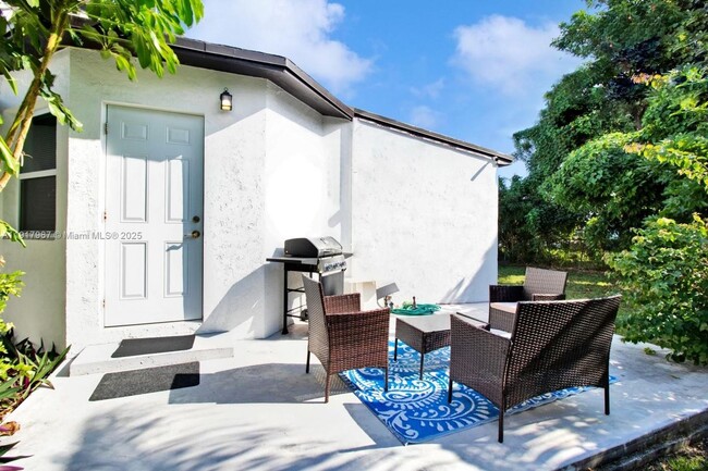 Building Photo - 2604 Fletcher Ct