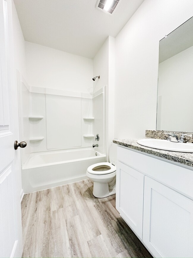 Building Photo - 1011 Drago Dr