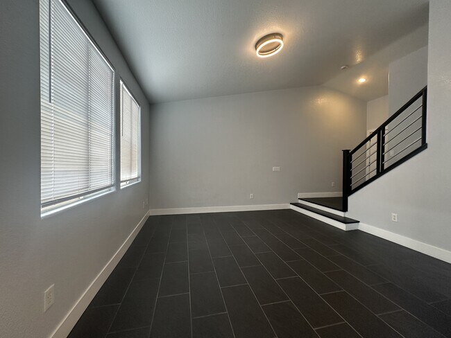Building Photo - 7288 Quarterhorse Ln