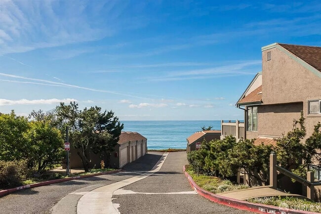 Building Photo - The Pearl of Pacifica