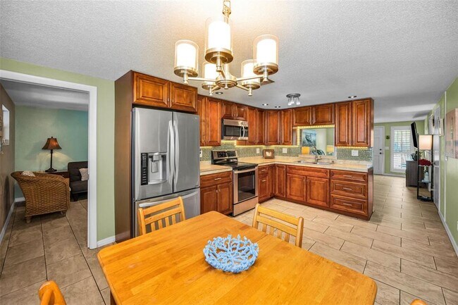 Building Photo - 1000 Crane Ct