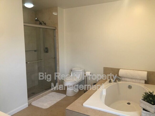 Building Photo - 141 Meadow View Ln