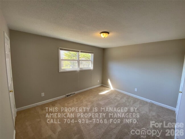 Building Photo - 1111 Arbor Dr
