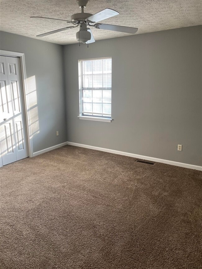 Building Photo - 1744 Cave Mill Rd