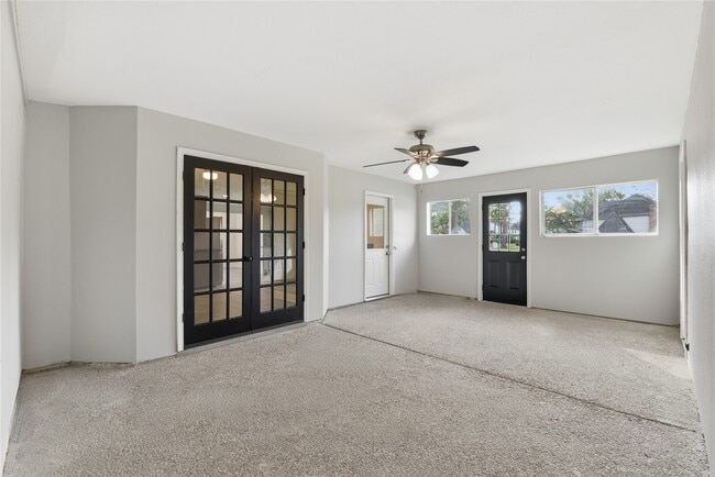 Building Photo - 1406 Grand Valley Dr