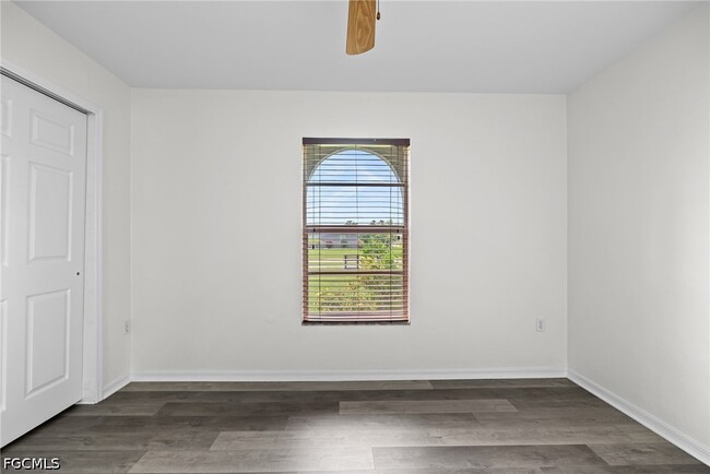 Building Photo - 1425 SW 10th St