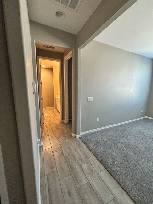 Building Photo - 4 Bedrooms 2.5 Bathrooms - Marana