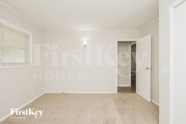 Building Photo - 671 Marine Dr