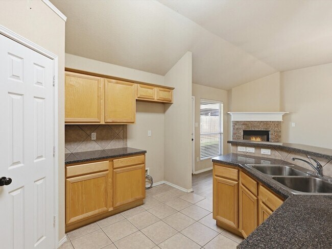 Building Photo - 6524 Sierra Madre Dr