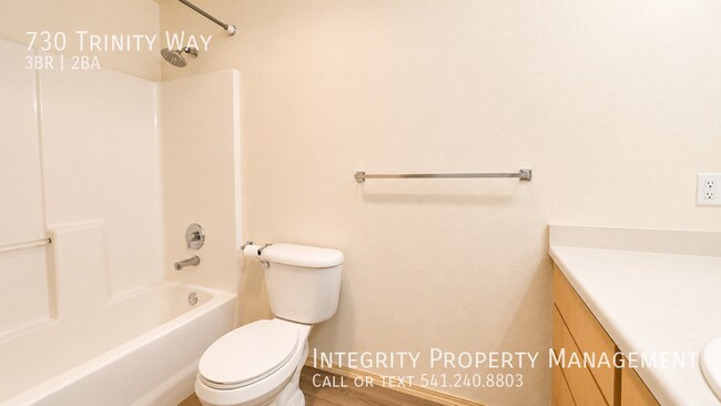 Building Photo - 730 Trinity Way
