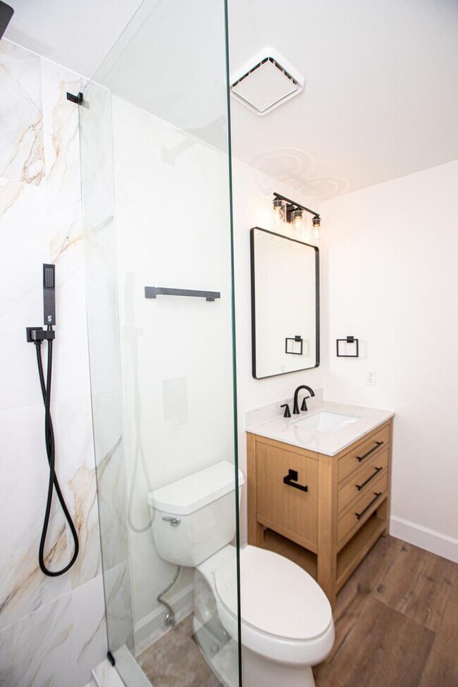 Building Photo - 10881 La Salinas Cir