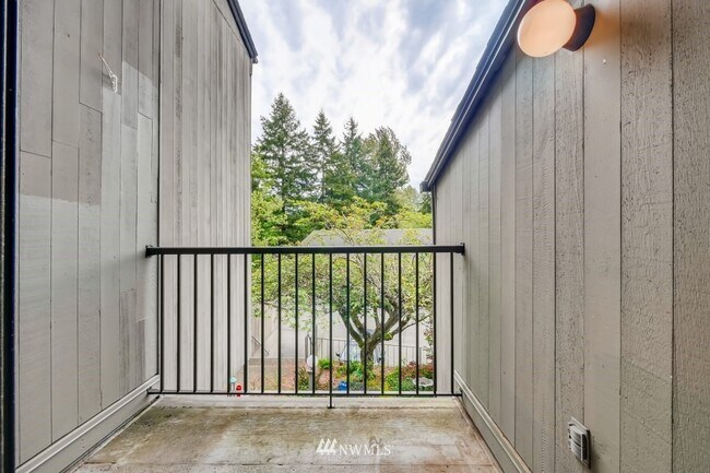 Building Photo - 6778 137th Pl NE