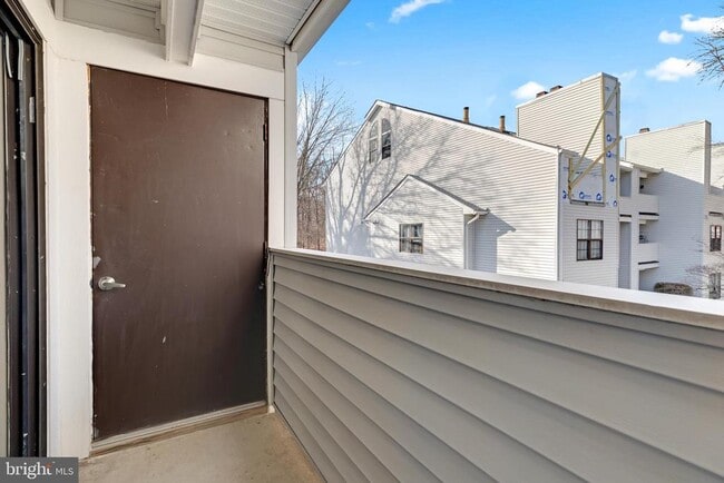 Building Photo - 1639 Carriage House Terrace