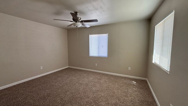 Building Photo - Desirable Two Bedroom, One Bathroom Home!