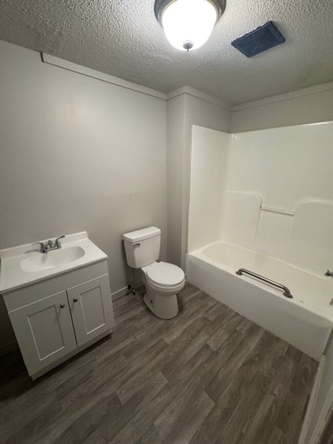 Building Photo - 4917 Webster St