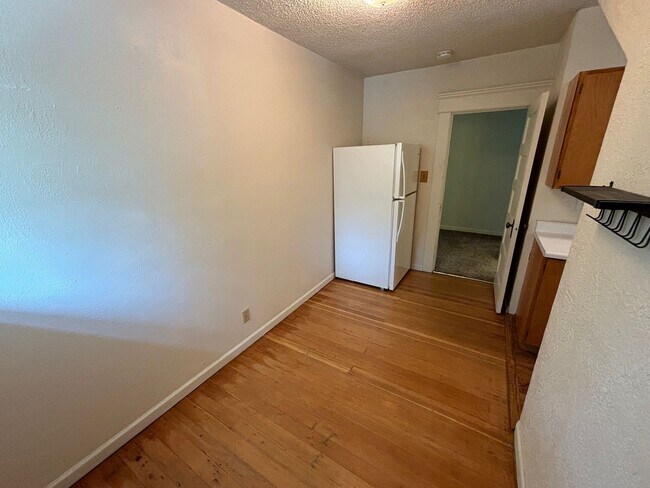 Building Photo - 2301 W Regan Ave