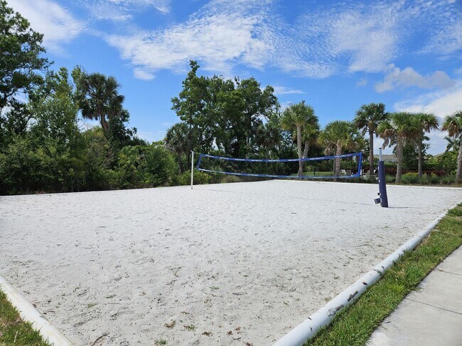 Building Photo - Annual Furnished or Seasonal Short-Term 4 Bedroom 2.5 Bathroom Home in Palmero!