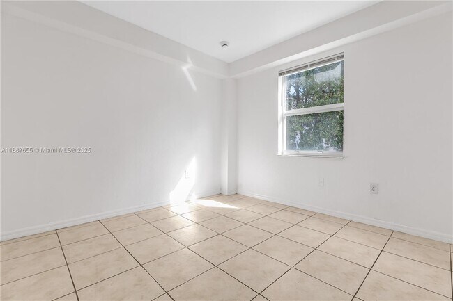 Building Photo - 520 SW 5th St