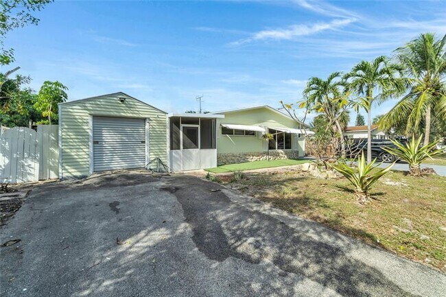 Building Photo - 4541 NE 6th Terrace