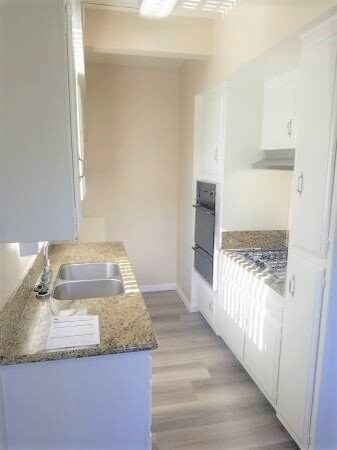 Building Photo - 260 N Oak Ave