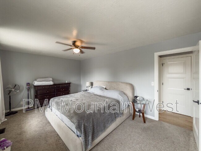 Building Photo - 4982 Aspen Shadow Ct