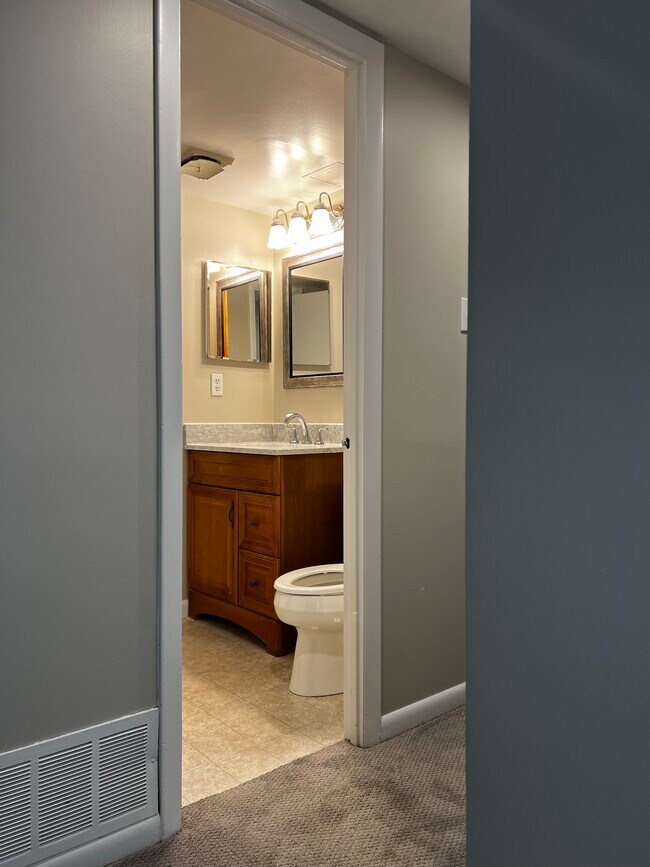 Building Photo - 106 Roberts Ln