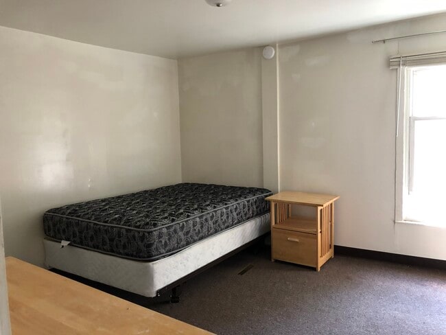 Building Photo - 119 Hudson St