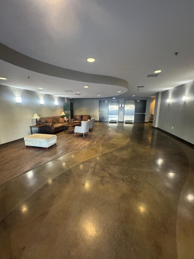 Building Photo - 2150 S Main St