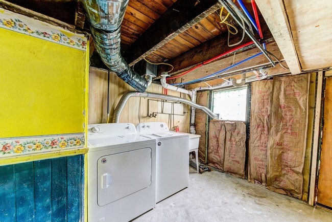 Building Photo - 20 Sylvania Ave