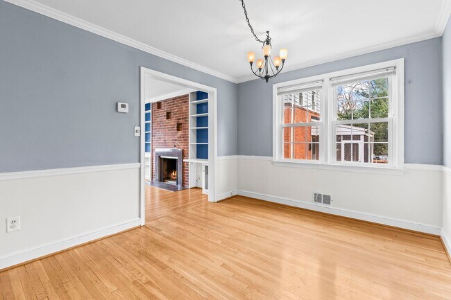 Building Photo - Charming 3-Bedroom Home in Silver Spring