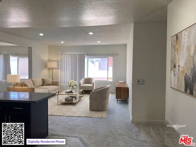 Building Photo - 545 S Manhattan Pl