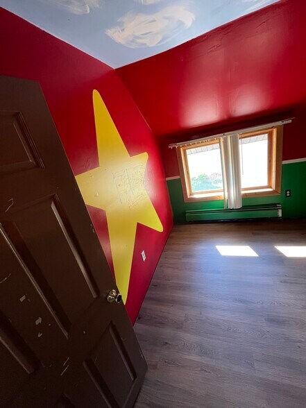 Building Photo - 206 W Main St