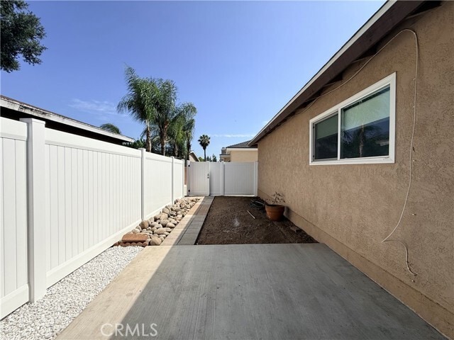 Building Photo - 408 Almond Ave