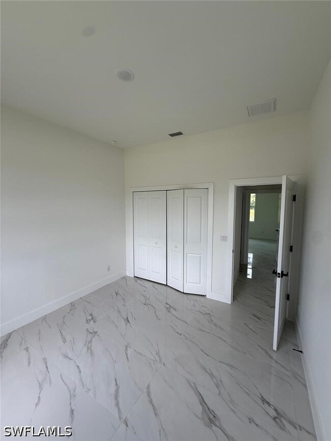 Building Photo - 1089 Eisenhower Blvd